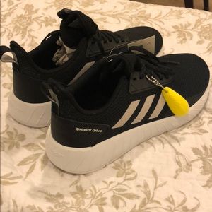 Adidas questar drive sneakers